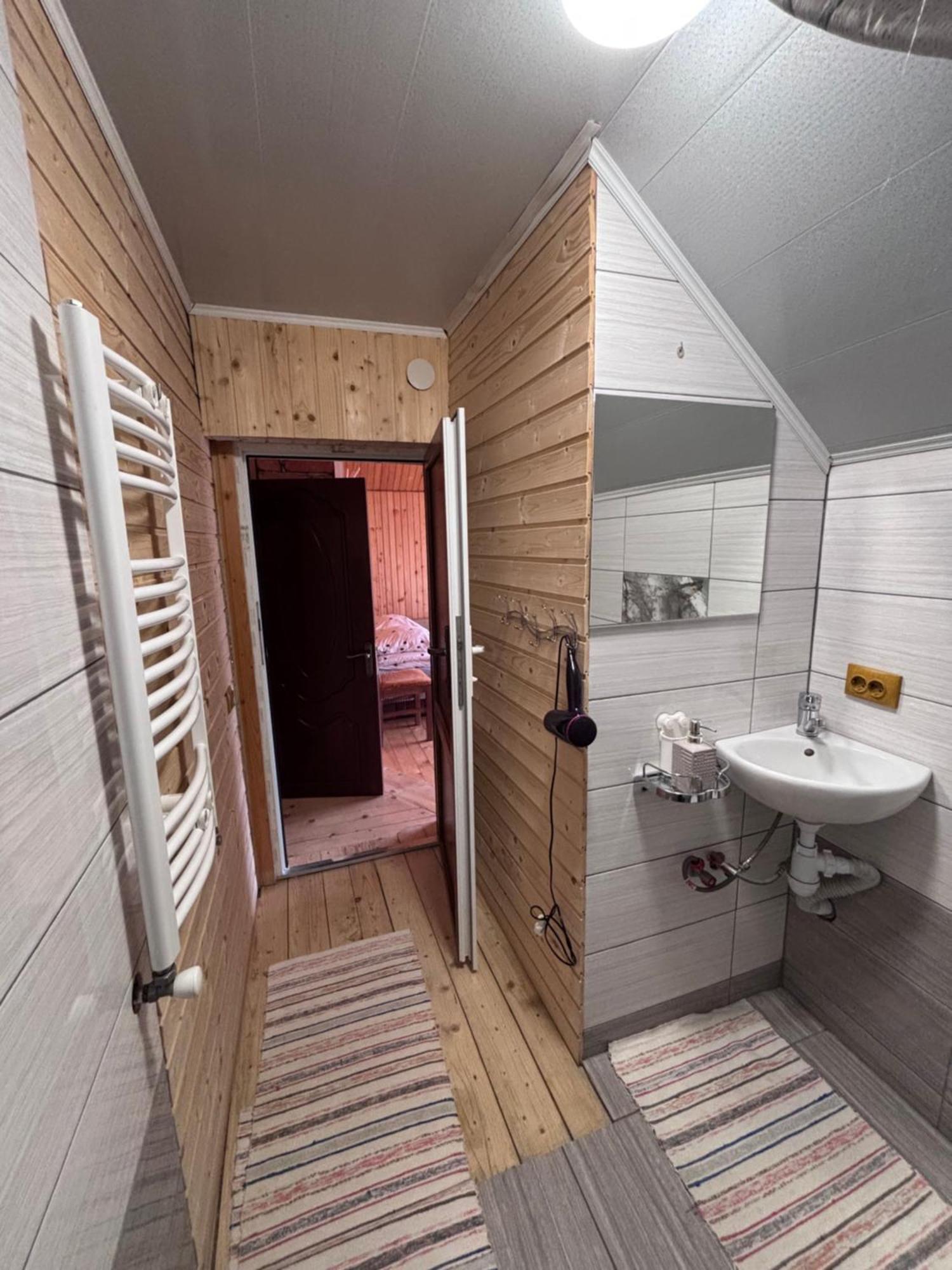 Hotel Gostynna Rodyna Izky Exteriér fotografie